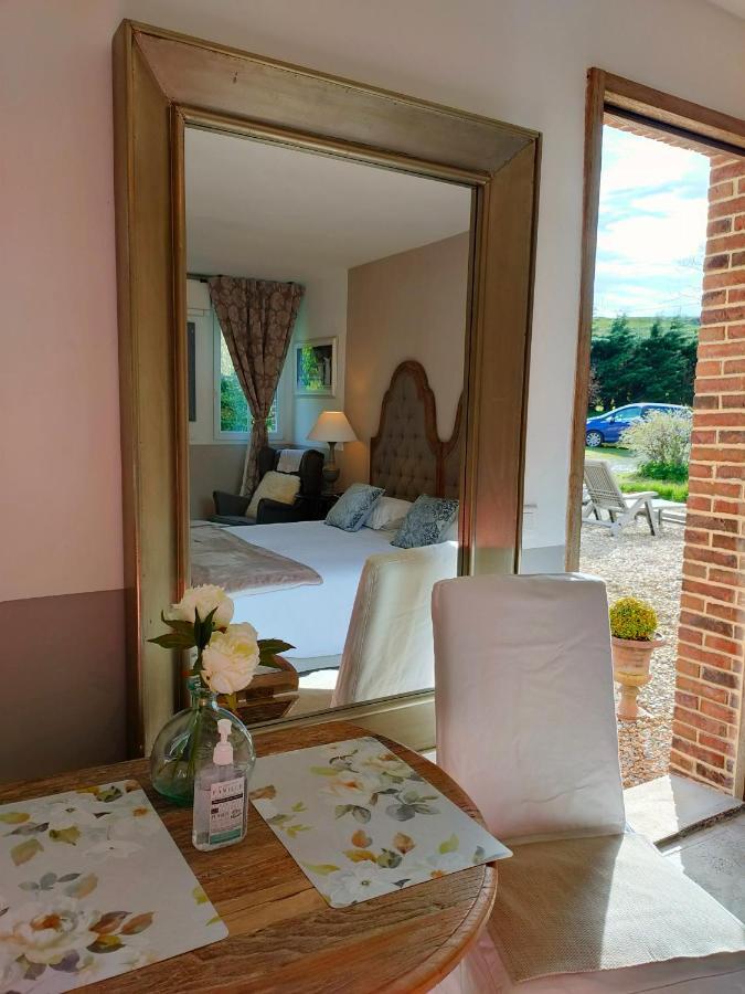 Le Clos Bel Ami Chambre D'Hotes Avec Piscine Bec-de-Mortagne Εξωτερικό φωτογραφία